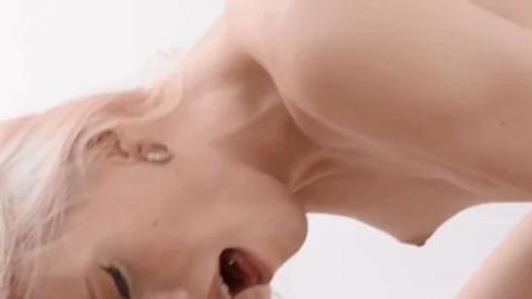 TransAngels - Athletic Rubi Maxim dildo fun