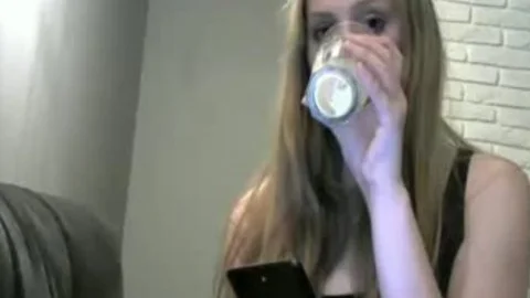 Russian Doll Face blonde eighteen Year daddy shemale  Camshow