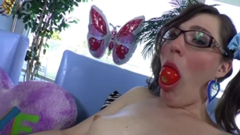 Transsexualangel.com - Stefani Special toys action sex tape