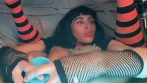 gigantic 10-Pounder Trans beauty Jerks And Selfsucks On cam