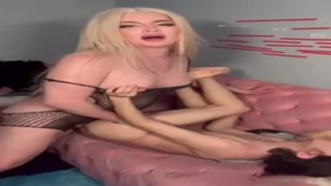 T-Girl Temptress Shows off Her Perfect Ass