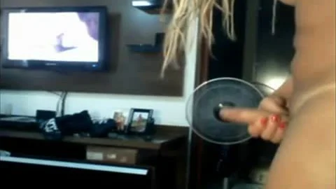 atwink-friendur shelady blows A pecker